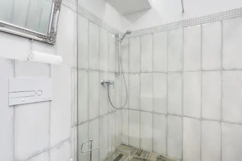 Bently Apartments I