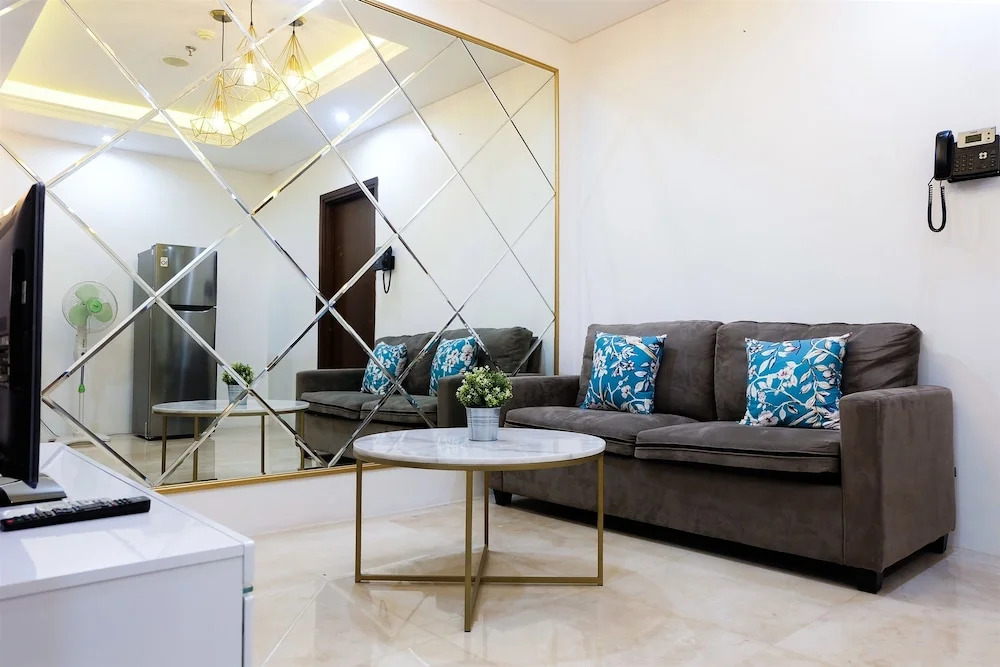 Modern and Homey 1BR L’Avenue Pancoran Apartment