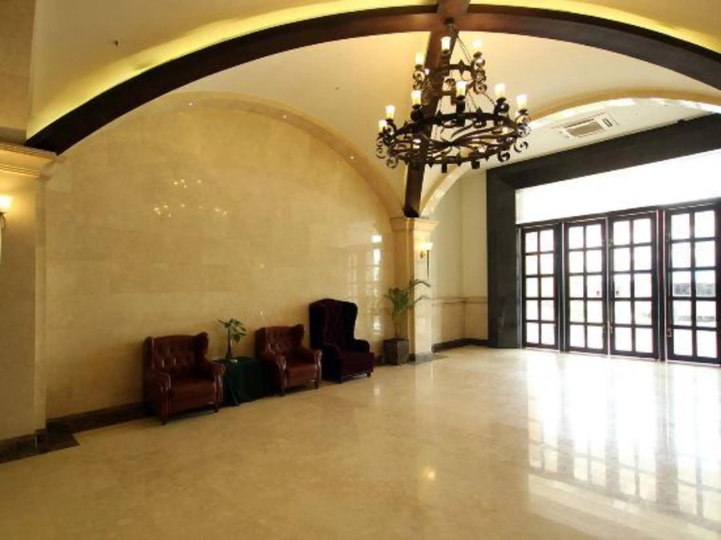 Zhonghui Hotel
