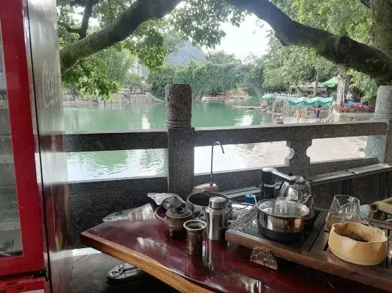 Yangshuo Banxian Bieyuan Homestay (Yulonghe Bamboo Rafting Yulongqiao Wharf Branch)