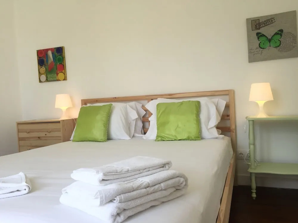 Alfama Tailor Made Green House With a View #2