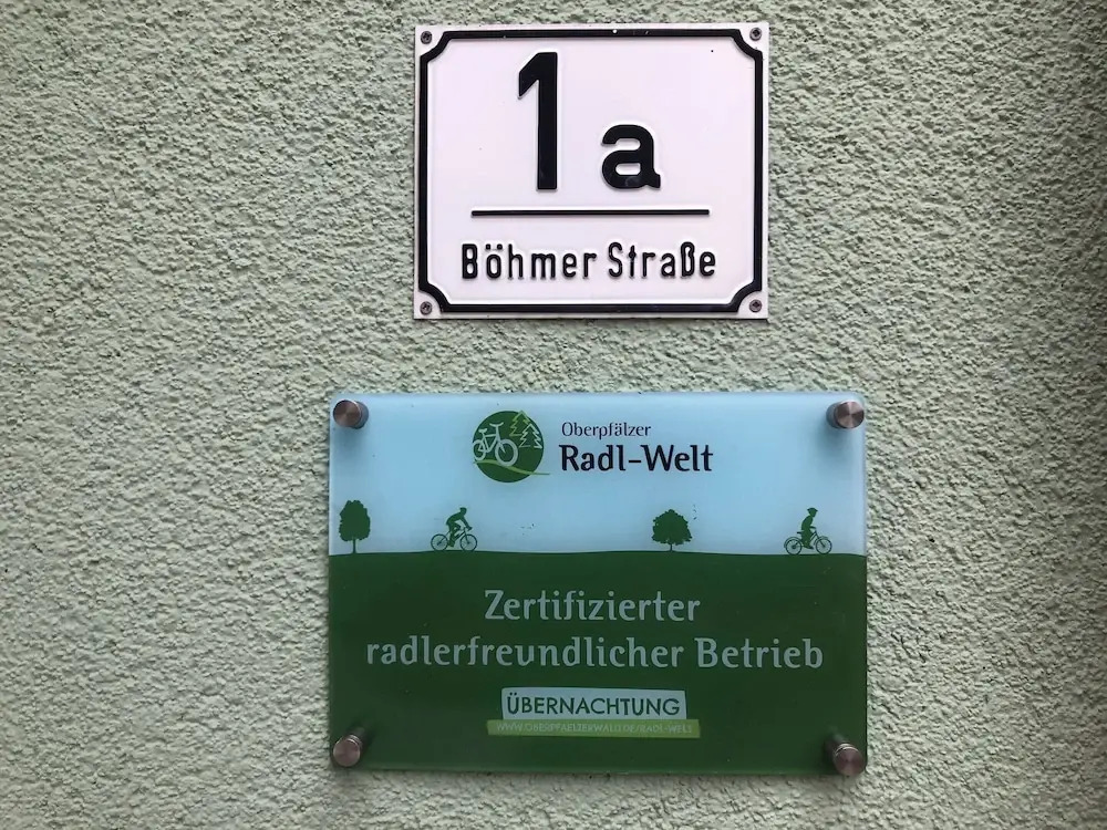 Modern apartment in Bavaria with floor heating and garden, located directly at the Jakobusweg