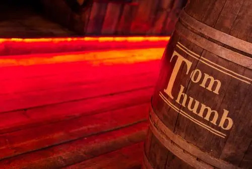 Tom Thumb Apartments