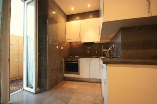 Myplace - Lisbon - Camoes
