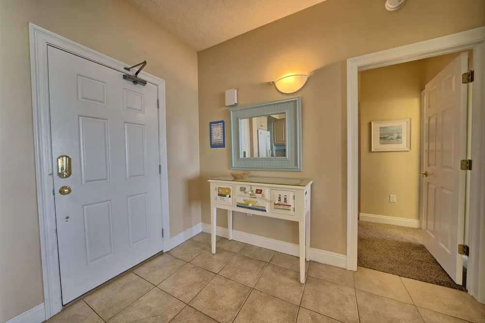 Comfortable High-Rise Condo with Beach Access - Unit 1404 by RedAwning