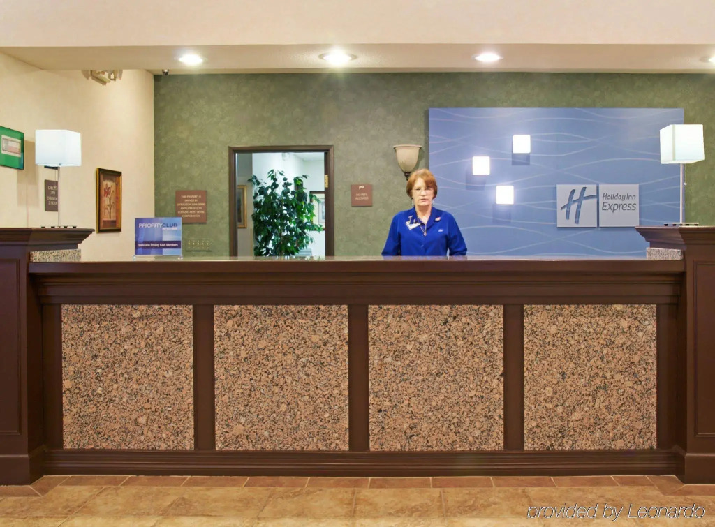 Holiday Inn Express Hotel & Suites Livingston by IHG
