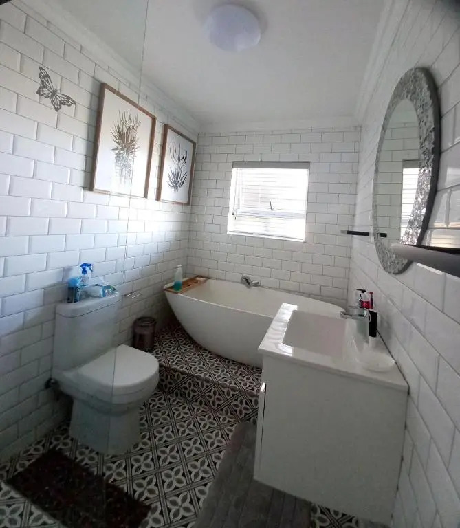 2 Dolphin Ridge , Bloubergstrand