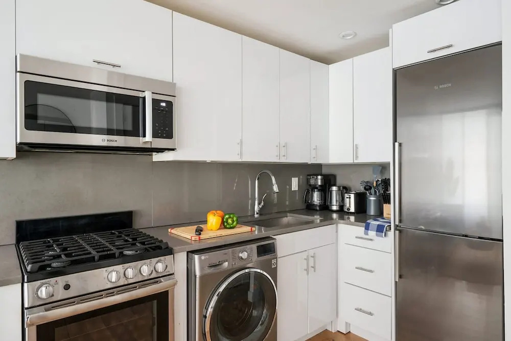 75-2d New 1BR Prime UES W D Balcony Elevator