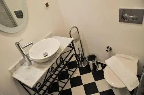 Gurup Hotel