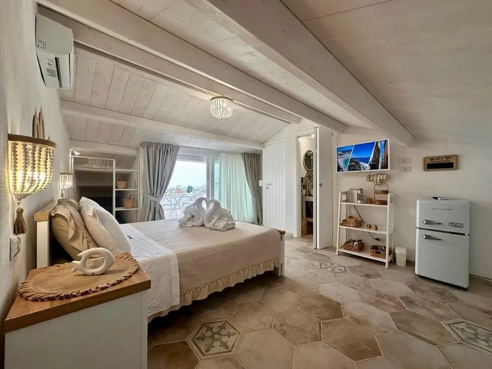 Godano Rooms