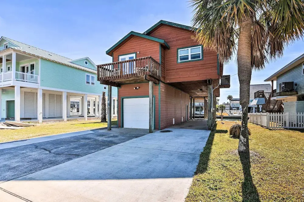 1 Mi to Sea Isle Beach: Canal-front Gem w/ Dock!