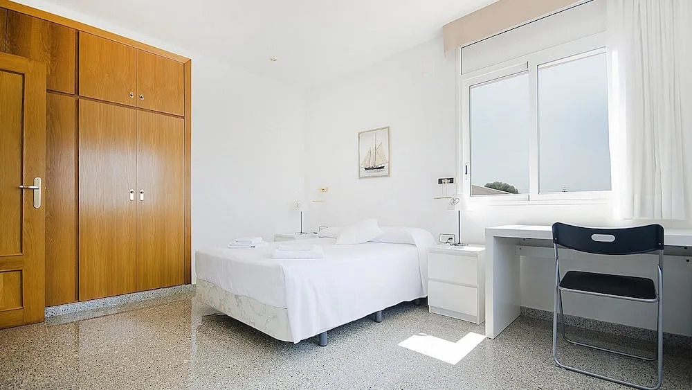R11 Casa Blanca con gran jardin y piscina