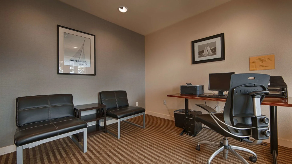 Best Western Yacht Harbor Hotel