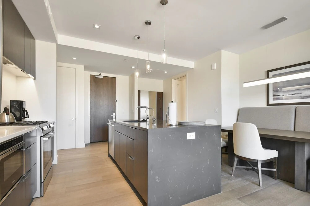 Modern & Luxurious 2 Br - Ski In/ski Out! 2 Bedroom Condo by Redawning