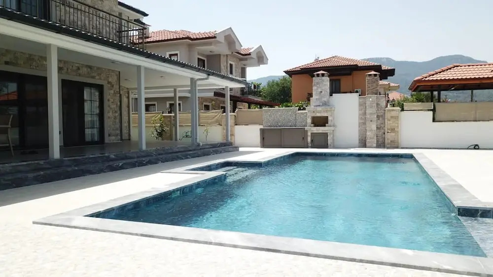 Stunning 4-bed Villa Grey 4 Bedrooms Private Pool