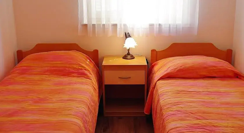 Apartments Leverić 230