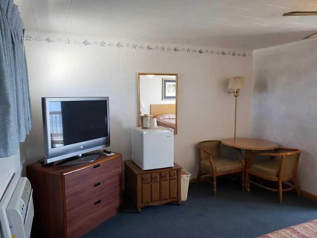 Algoma Beach Motel