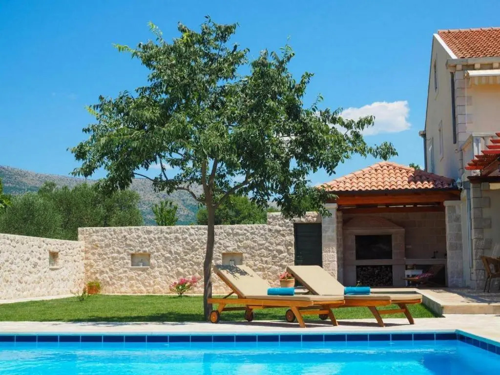 Villa Antonija - Four-Bedroom Villa with Terrace and Private Pool