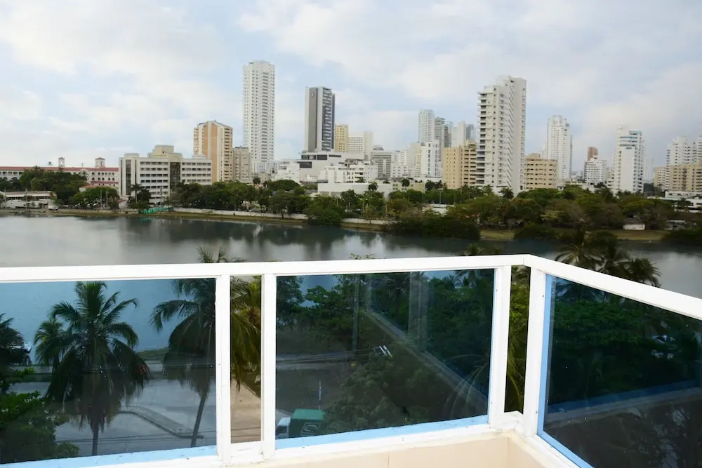 Conquistador Apartaments By SYA