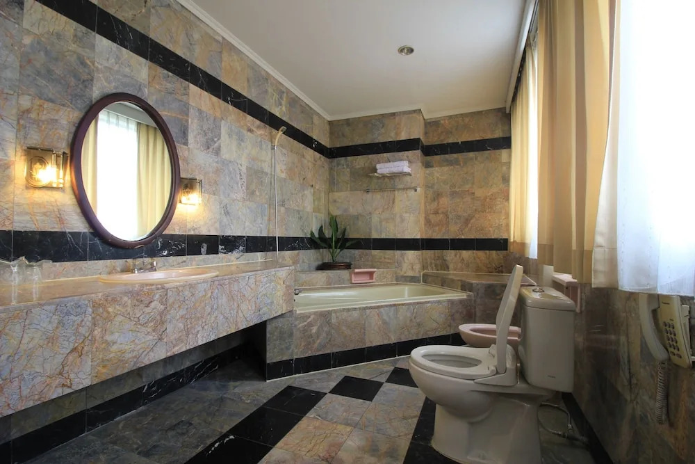 Capital O 1583 Mutiara Merdeka Hotel