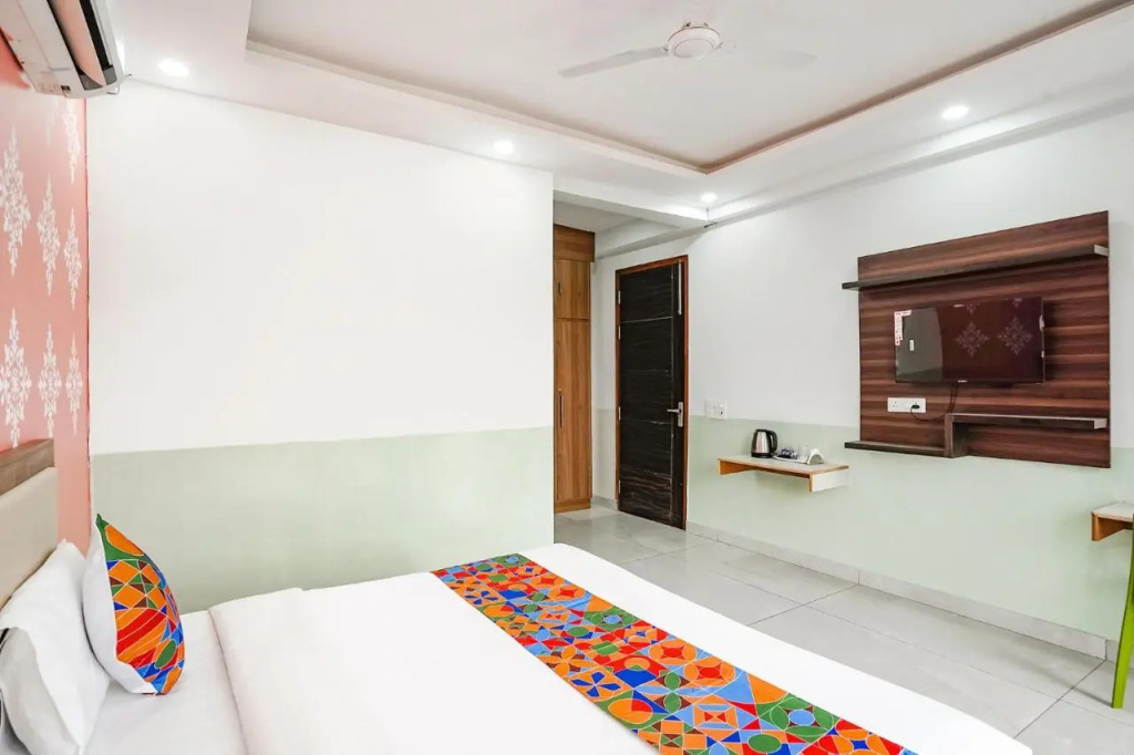 Hotel Vasudha Inn-Near International Airport Delhi