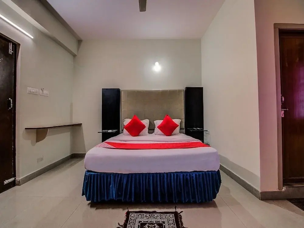 Silver Villa by OYO Rooms