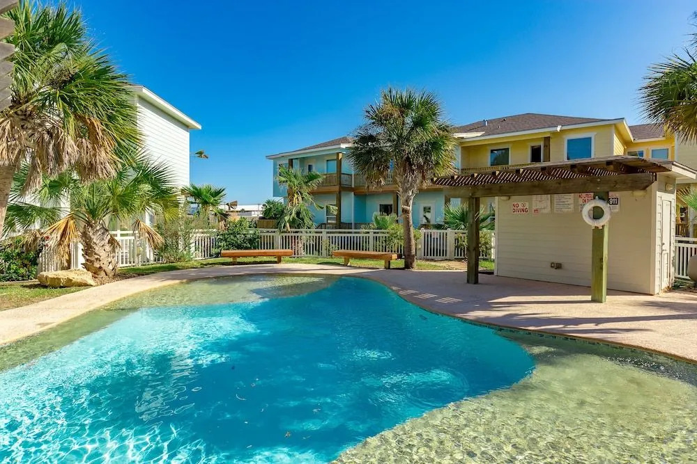 Next Chapter 3Br Condo