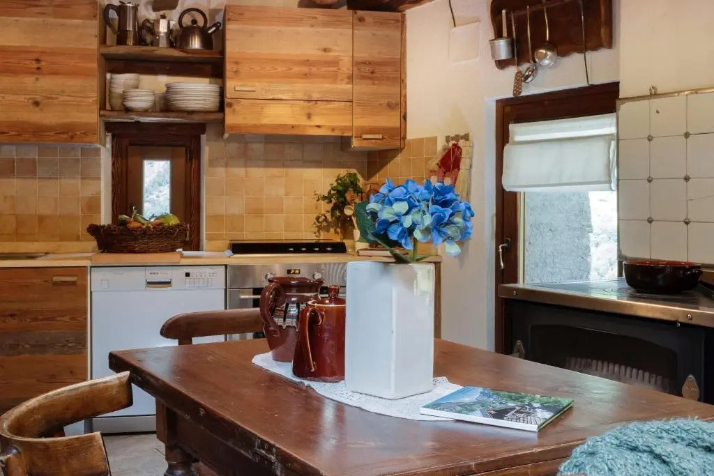 HelloChalet - Chalet da MiRo - Sunny terraces with stunning Matterhorn views, reachable on foot only