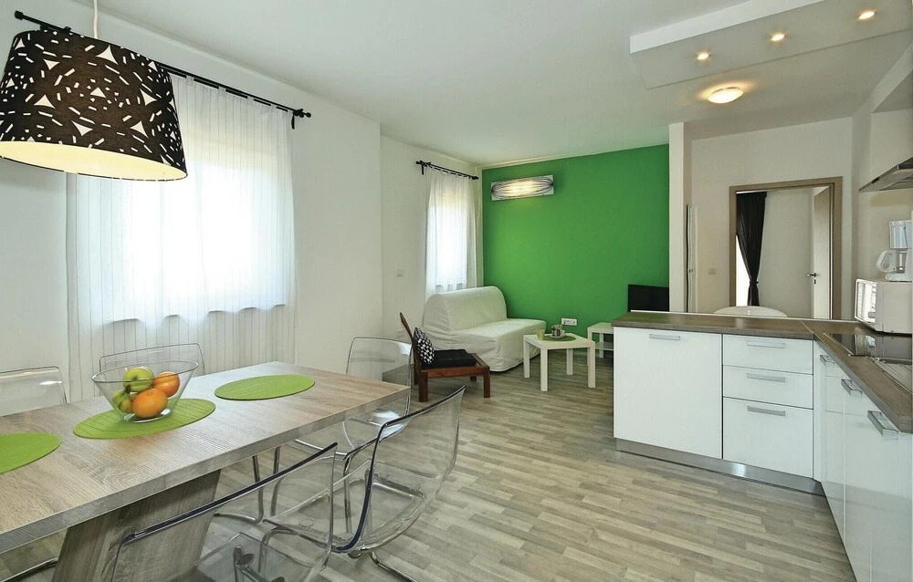 Stunning Home in Umag With Wifi and 2 Bedrooms