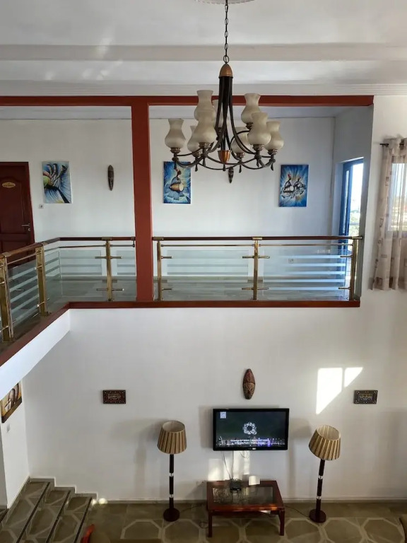 Luxurious Ten-Bedroom Lodge Apartment