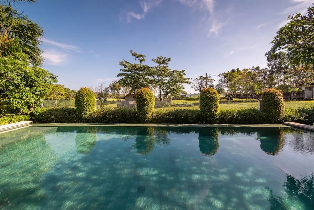 Peaceful Private Villa, 3 BR, Canggu With Staff