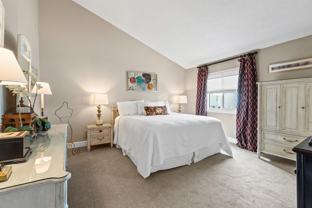 Shoreline Towers T/h 10 3 Bedroom Condo