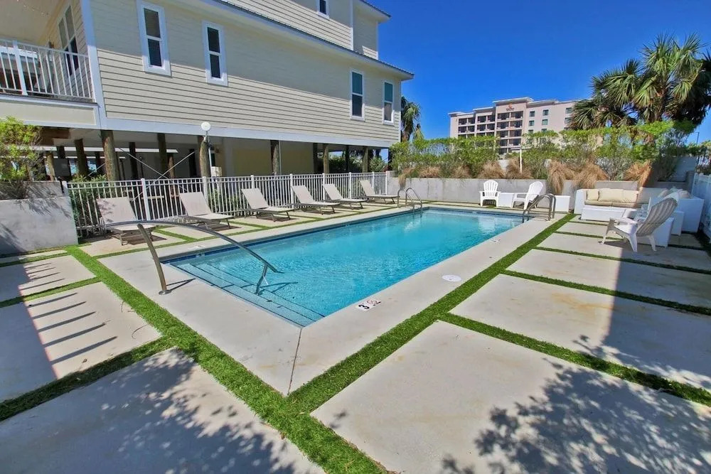Hang 10 East Point Cottages Unit H by Youngs Suncoast