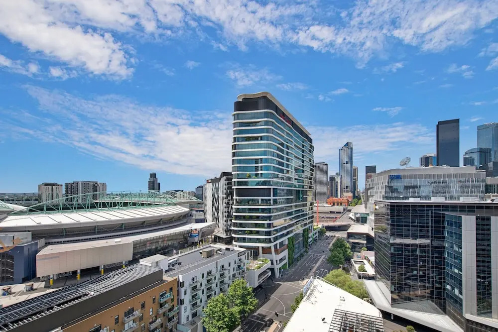 Miranda, 1bdr Docklands Apartment