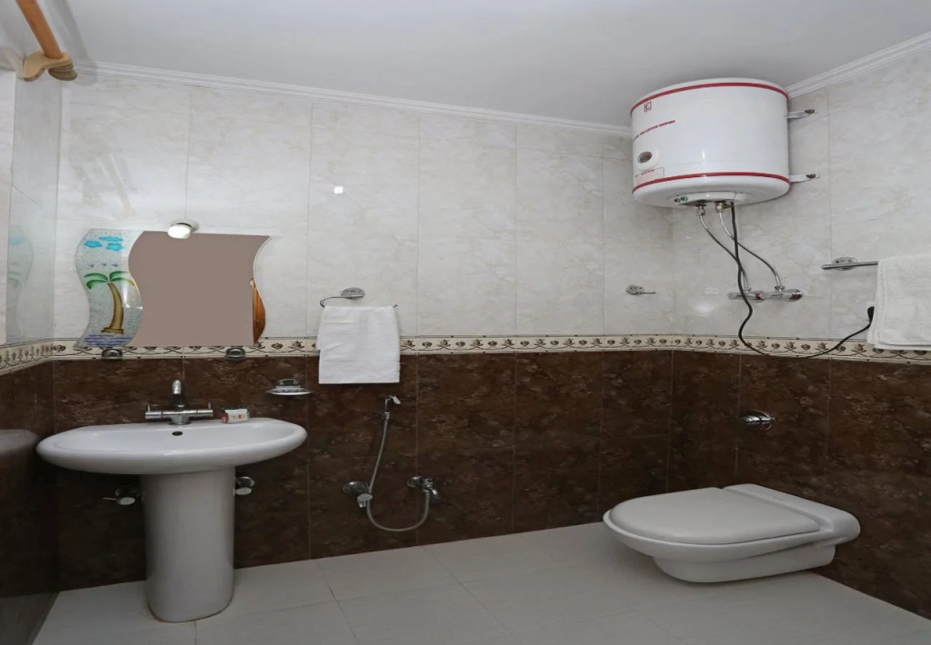 OYO 4487 Hotel Al Azra