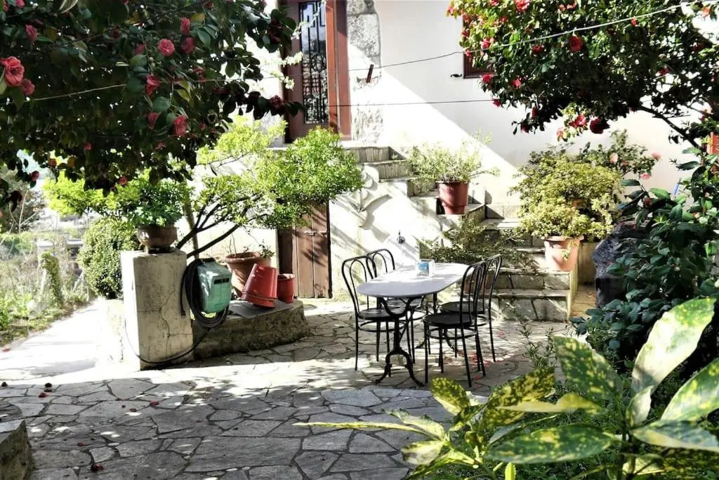 Wonderful 4 Bedroom Villa & separate guest house Villa Thalia