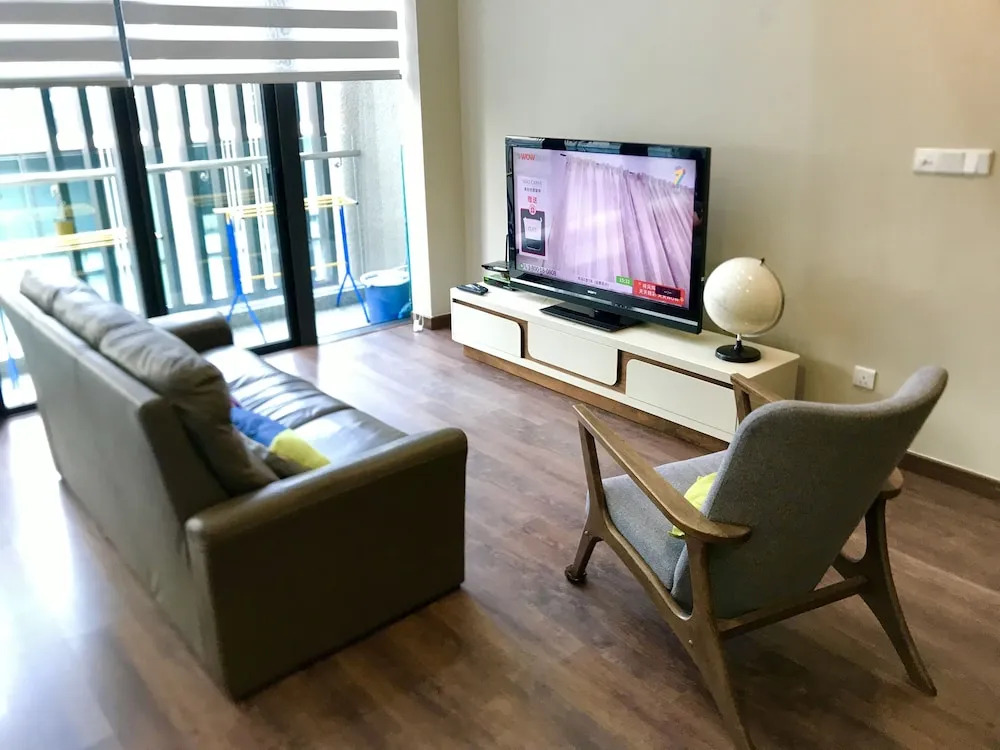 Sunset Seaview Vacation Condos @ R'viera SOHO