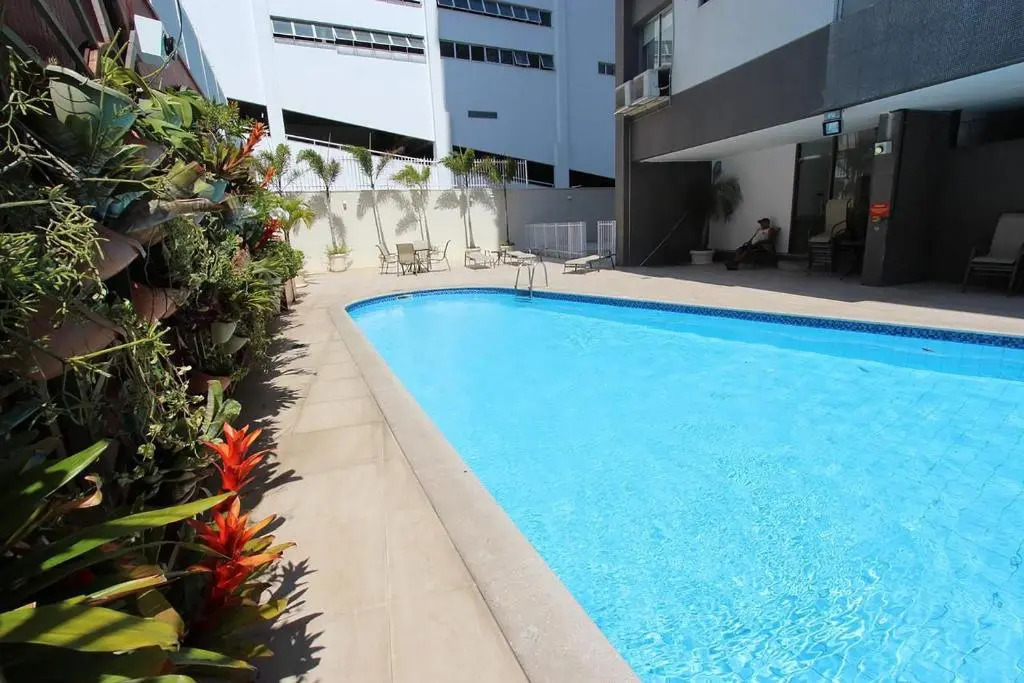 Leblon Flat 2 quartos varanda vista mar, piscina, sauna, e garagem WIFI 500M