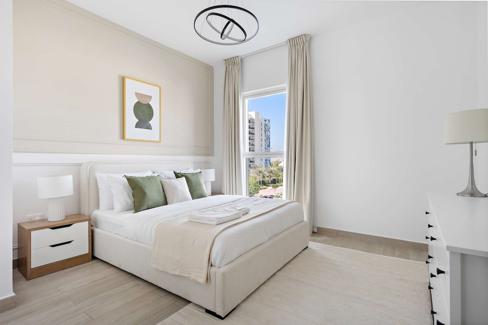 Silkhaus Unique Deal Modern 2bdr Canal View
