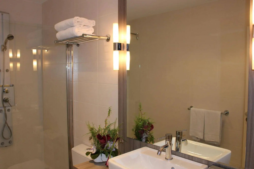 Le Splendid Hotel Lac DAnnecy - Handwritten Collection