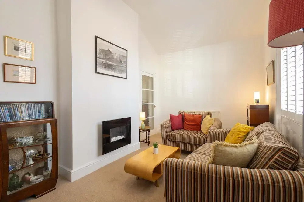 Host Stay Chatsworth Court Apartment