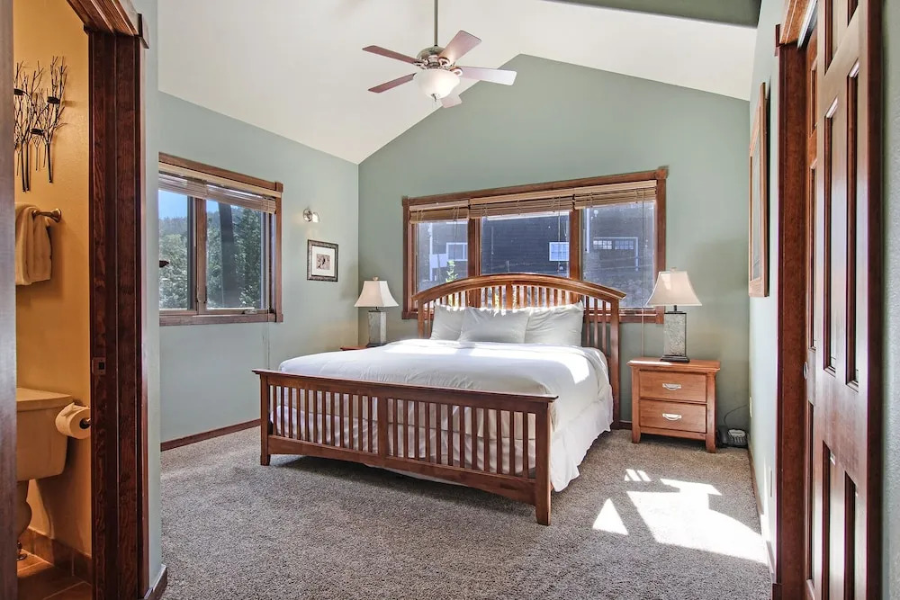 Mount Chiquita 10a 2 Bedroom Condo by RedAwning