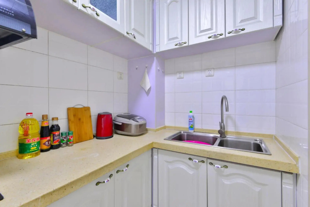 Locals Apartment House 90