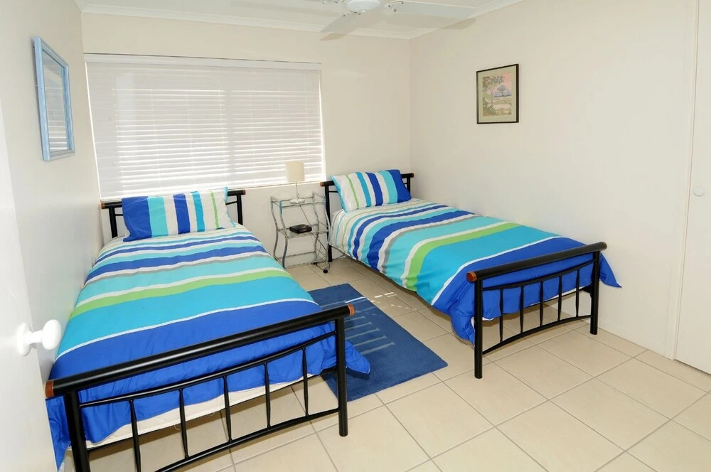 Maui 6 - 2 BDRM Apt on Parkyn Pde