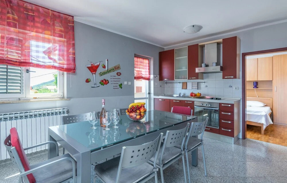Beautiful Home in Ravni With Wifi and 3 Bedrooms