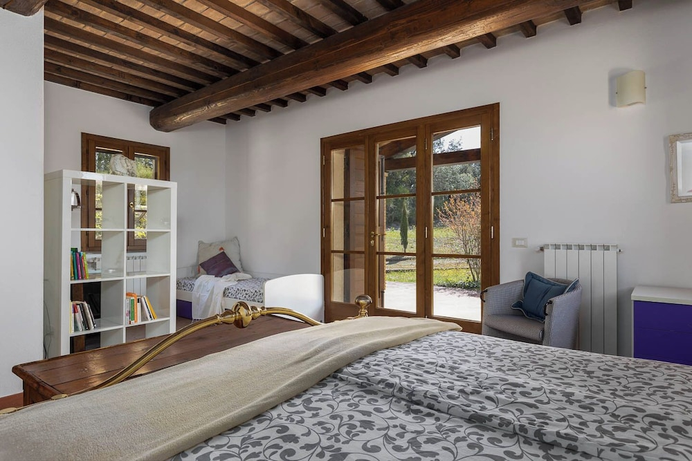 Villa Montegemoli by Toscana Bella