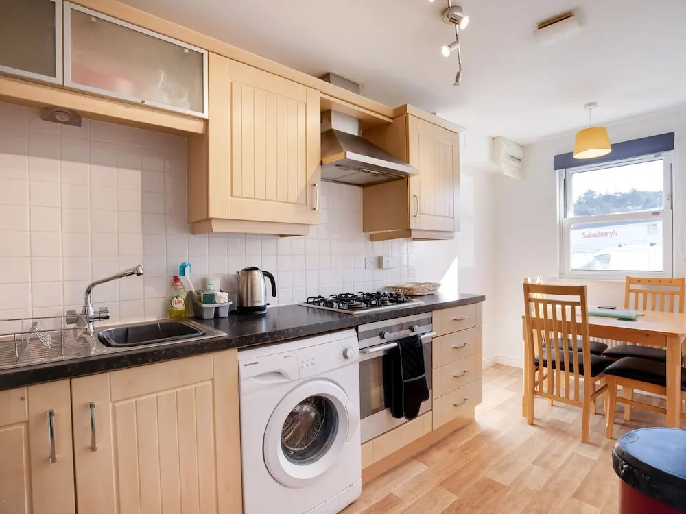 Simplistic Holiday Home in Cheltenham With Garden