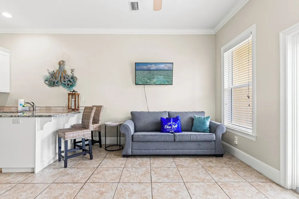 Gulf View Balconies! 3 Story Townhome With 4 Bedrooms, 4 Bathrooms! Sleeps 12