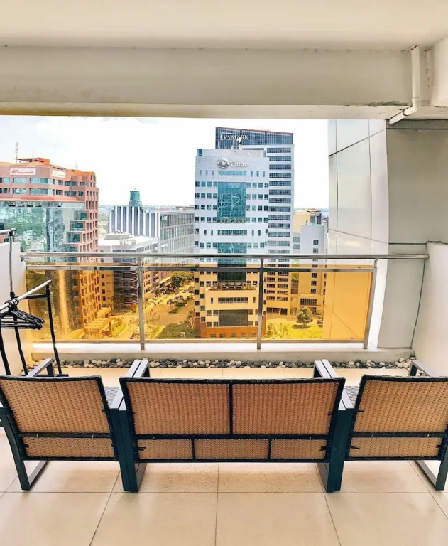 Spacious 1 BR Unit in AppleOne Ayala