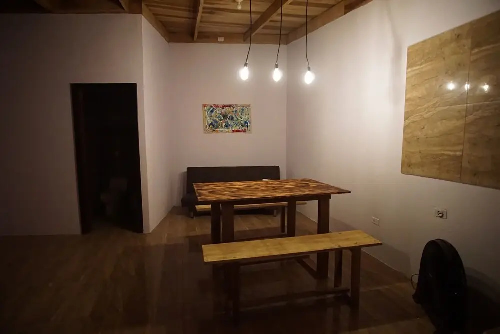 Argdivan Hostel